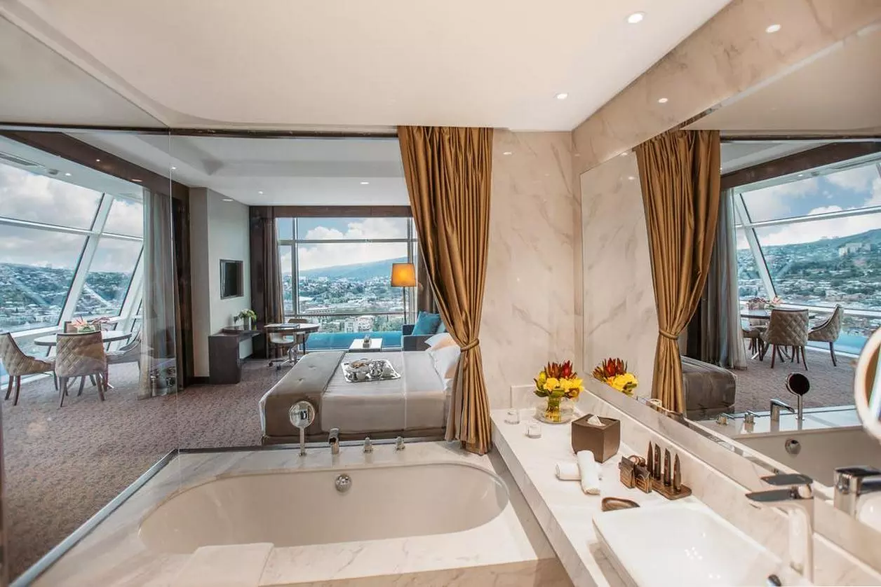 THEBITMORE_EDIT (8).jpg